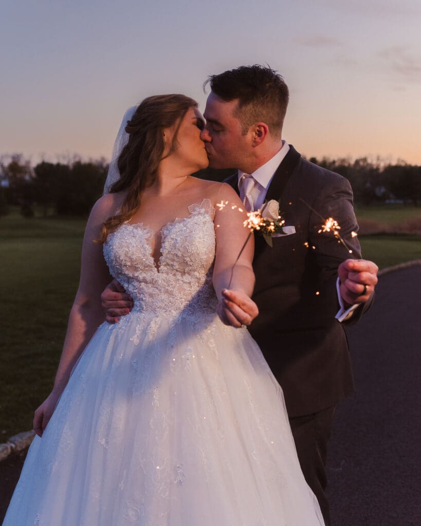 fall-golden-hour-wedding-photos-at-eagle-oaks-country-club-nj-venue-by-suess-moments-photography