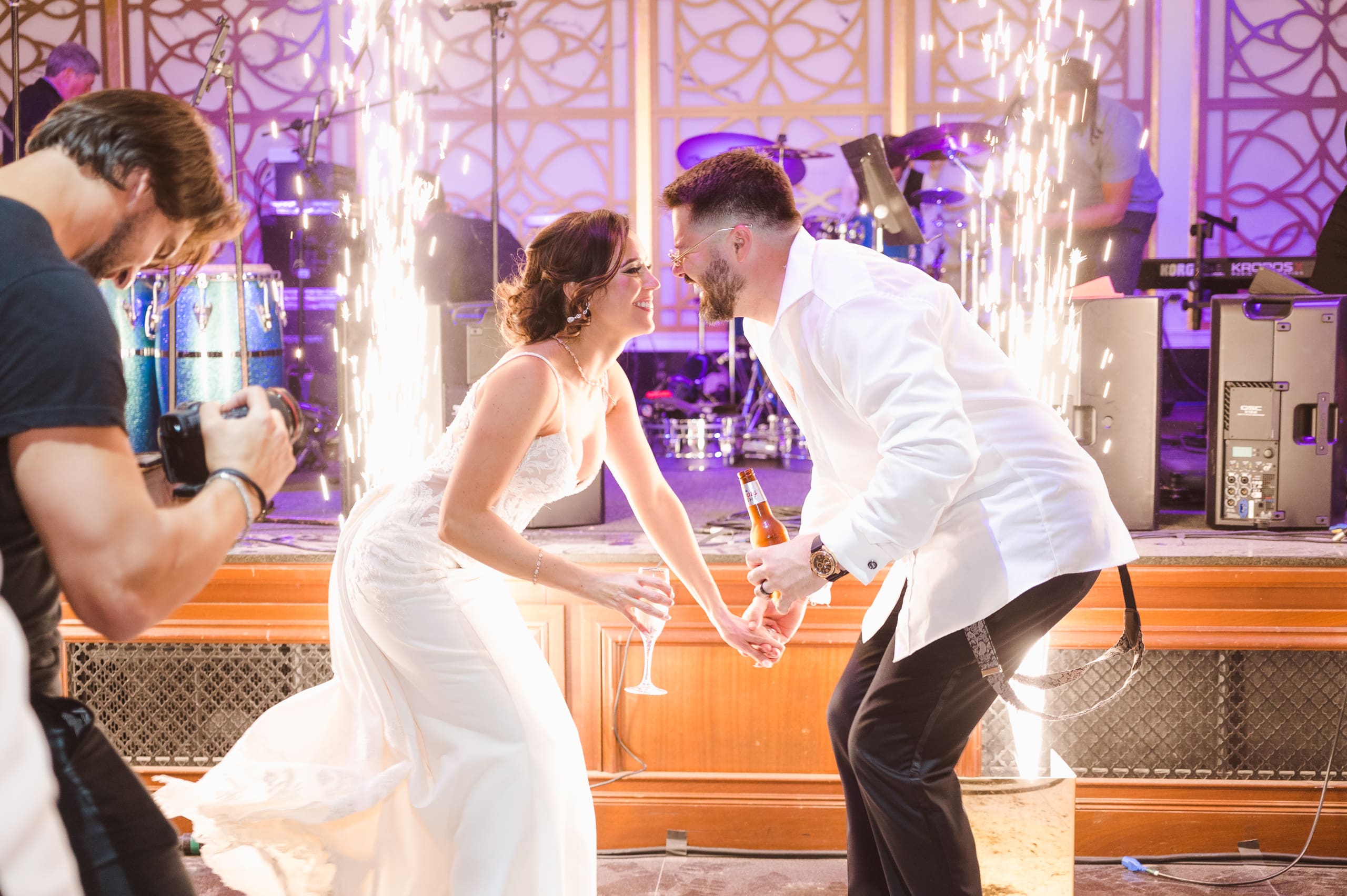 wild-wedding-reception-candid-photos-by-suess-moments
