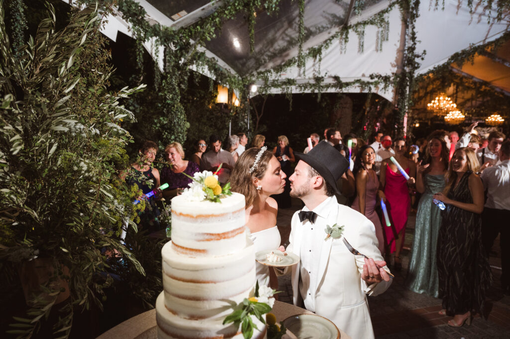 fun-wedding-reception-photos-by-suess-moments-photography