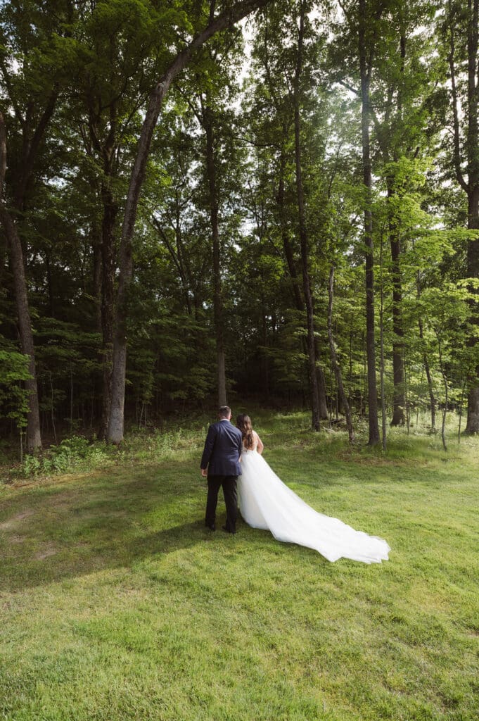 forest-on-golf-course-west-hills-country-club-wedding-photos-by-suess-moments-nj-photographer