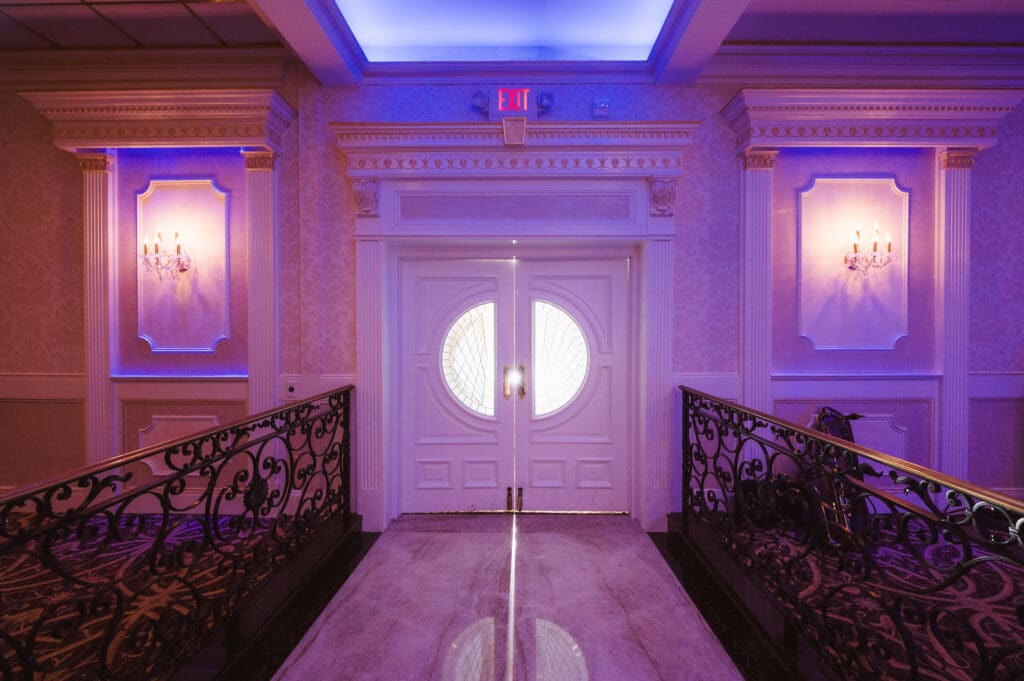 wedding-reception-at-villa-barone-hilltop-manor-ny-by-suess-moments-photography
