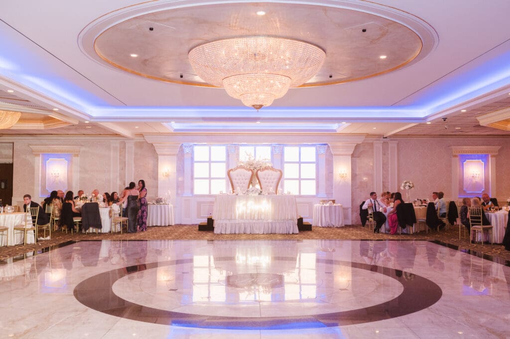 wedding-reception-at-villa-barone-hilltop-manor-ny-by-suess-moments-photography