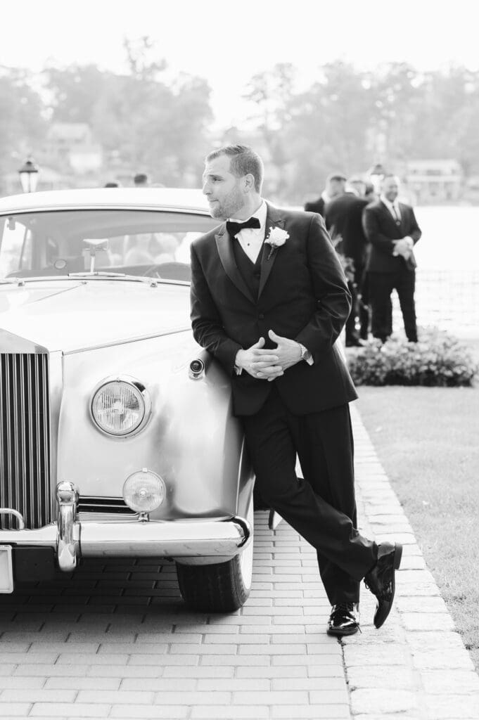 groom-portrait-by-suess-moments-weddings