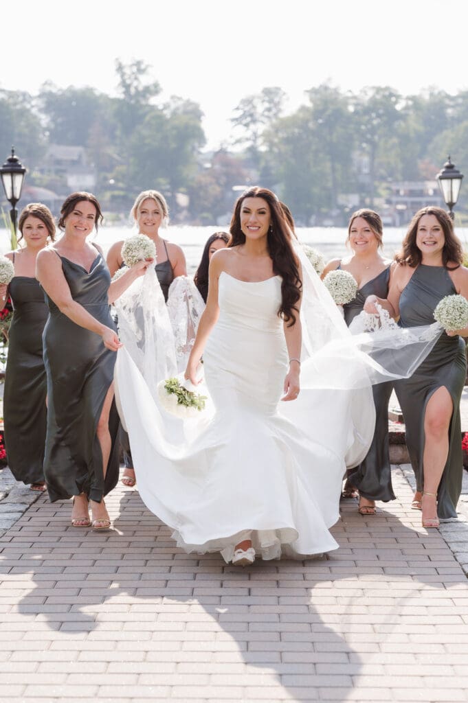 fun-bridal-party-photo