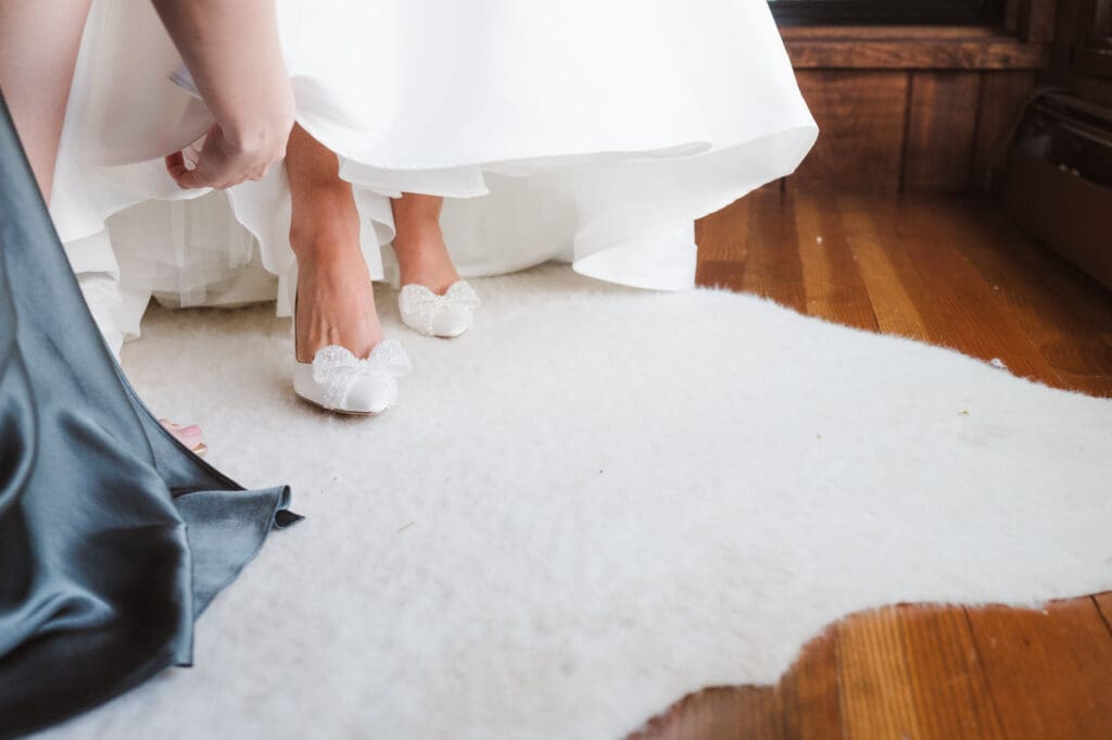 bride-shoes-with-bows
