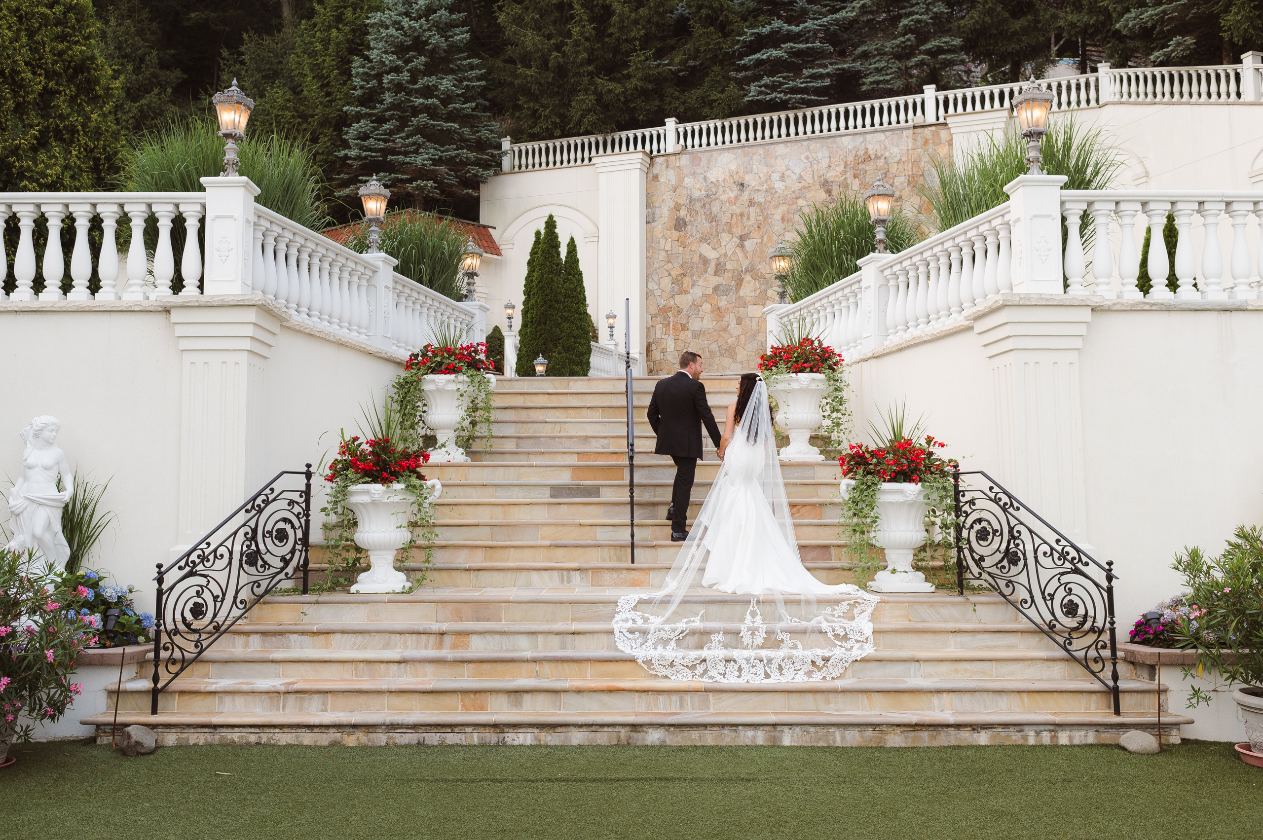 villa-barone-hilltop-manor-wedding-photos-by-suess-moments-photography
