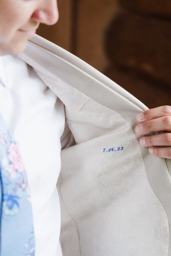 groom-prep-photos-at-skyview-golf-club-nj