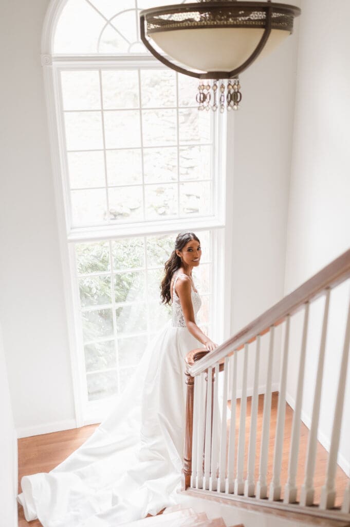 bride-portrait-with-stairs-by-suess-moments-photography