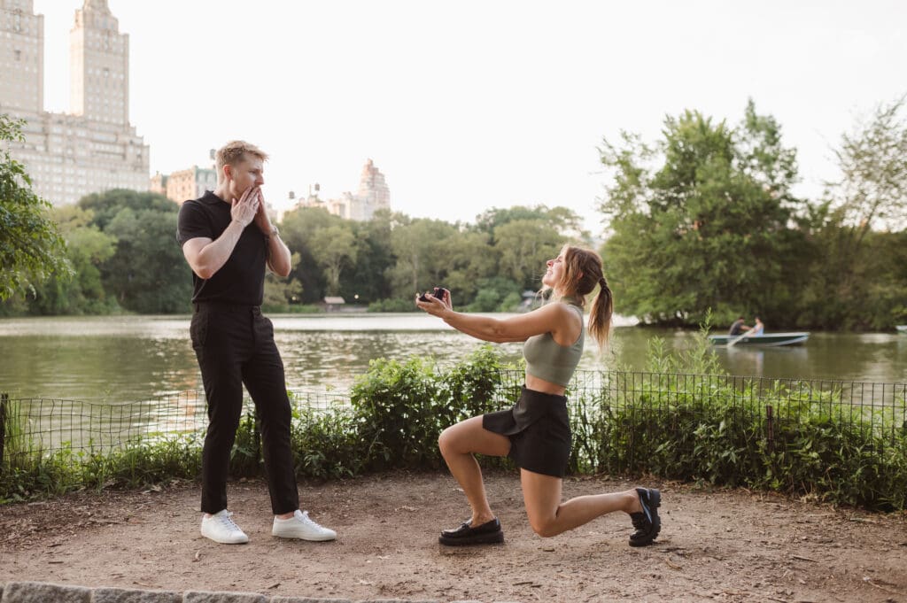 central-park-nyc-proposal-engagement-photos-by-suess-moments-photography