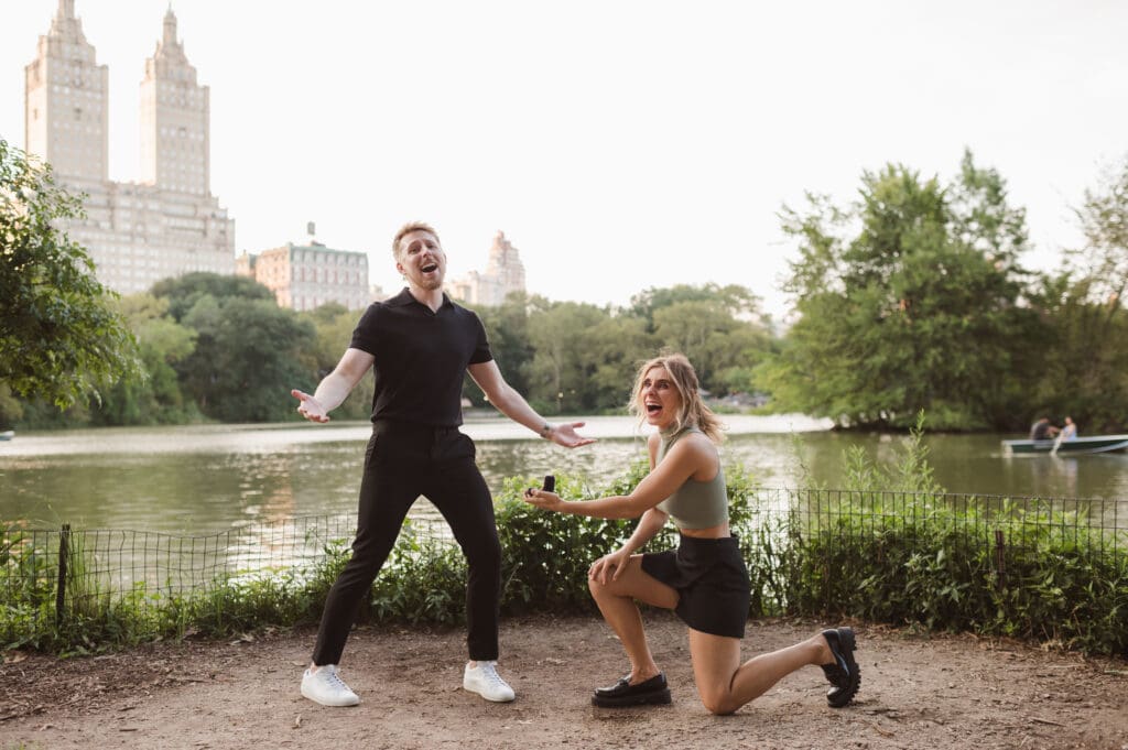 central-park-nyc-proposal-engagement-photos-by-suess-moments-photography