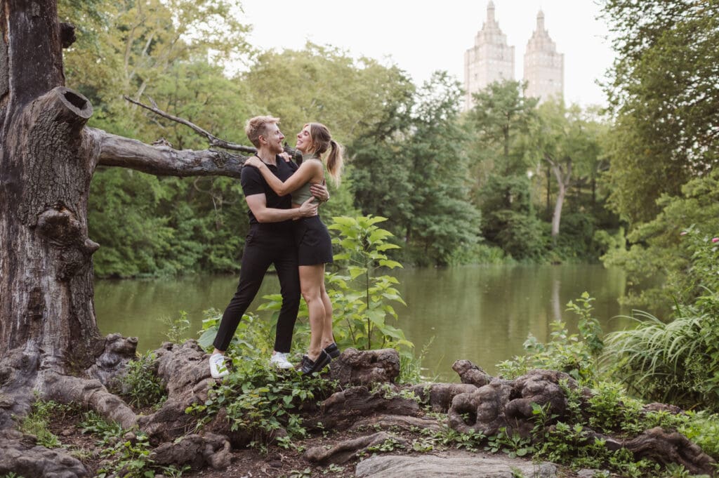 central-park-nyc-proposal-engagement-photos-by-suess-moments-photography