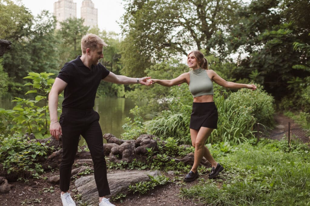 central-park-nyc-proposal-engagement-photos-by-suess-moments-photography