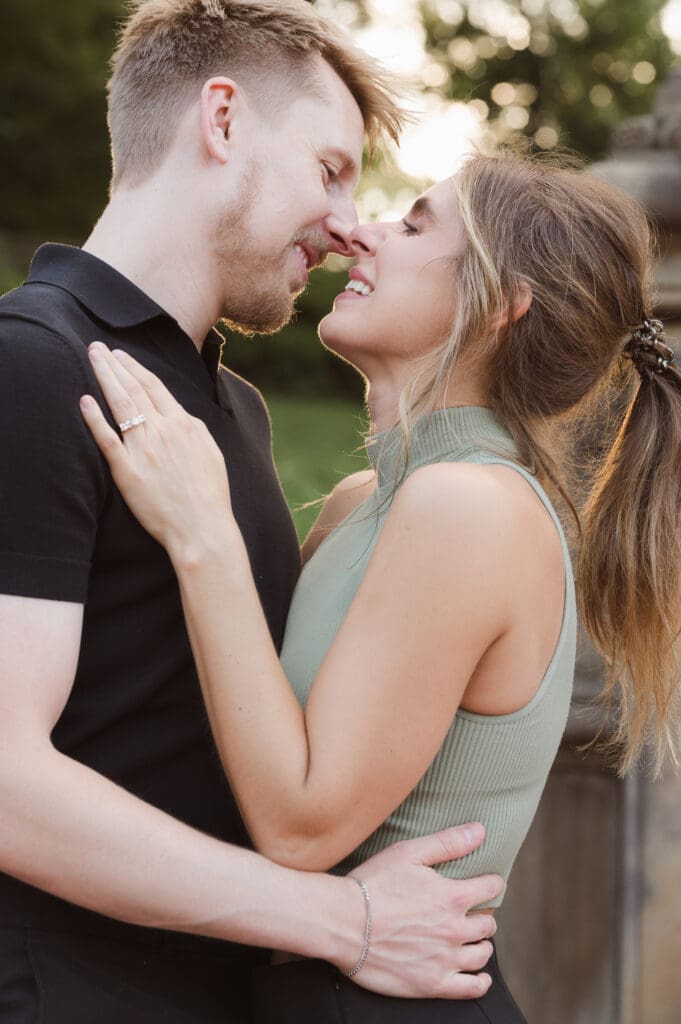 golden-hour-proposal-in-central-park-nyc-by-suess-moments-photography