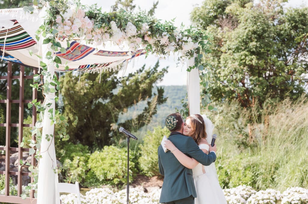 wedding-ceremony-outdoors-at-crystal-springs-resort-nj