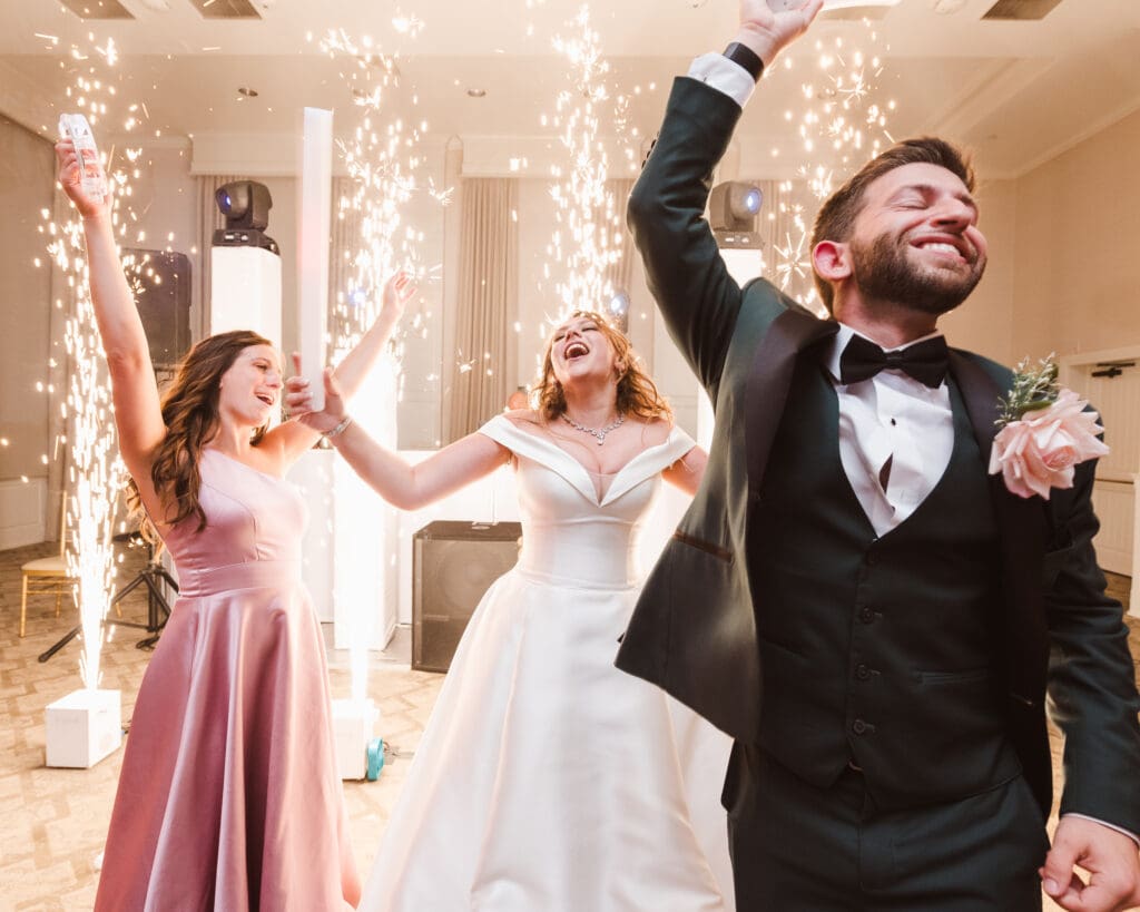 cold-sparklers-on-wedding-day