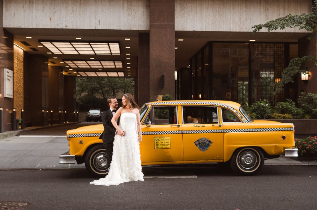 vintage-yellow-checker-nyc-cab-wedding-photo