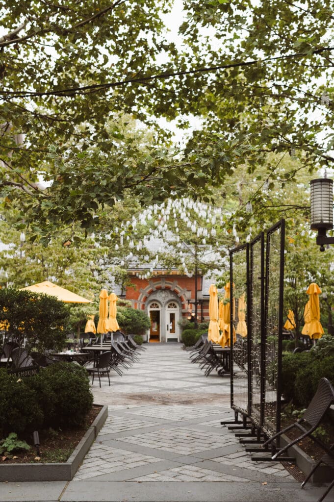 tavern-on-the-green-nyc-central-park-wedding-photos-by-suess-moments