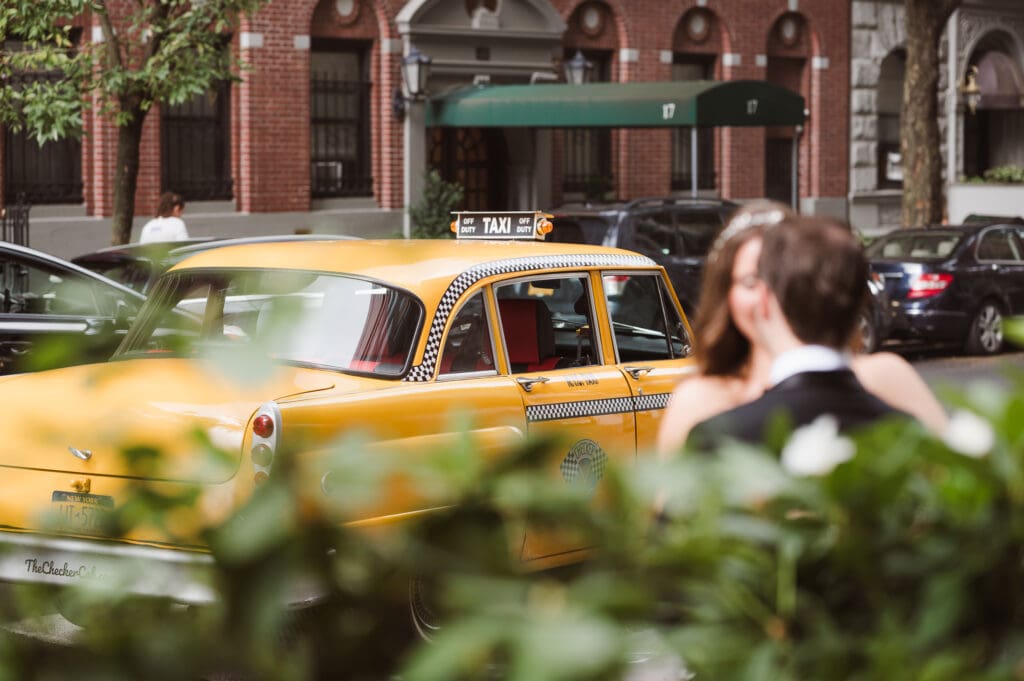 vintage-nyc-checker-cab-for-wedding-day