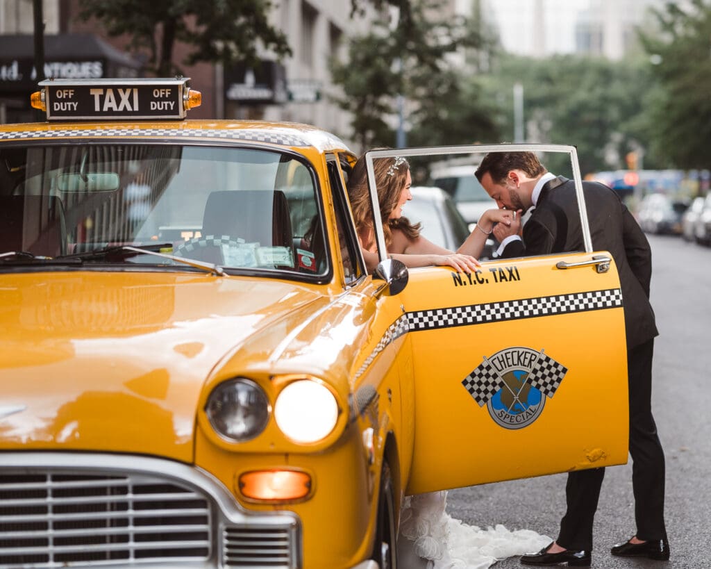 vintage-yellow-checker-nyc-cab-wedding-photo