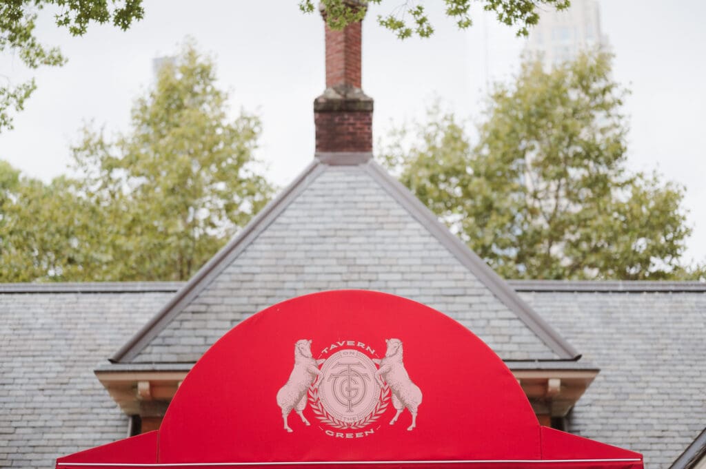 tavern-on-the-green-nyc-central-park-wedding-photos-by-suess-moments