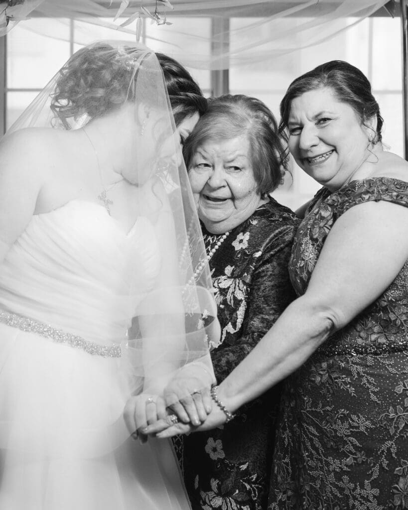 bridal-portraits-in-the-bride-suite-at-the-madison-hotel-nj-morristown-by-suess-moments