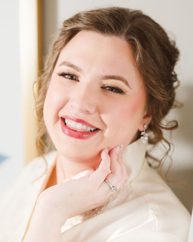 bridal-portraits-in-the-bride-suite-at-the-madison-hotel-nj-morristown-by-suess-moments