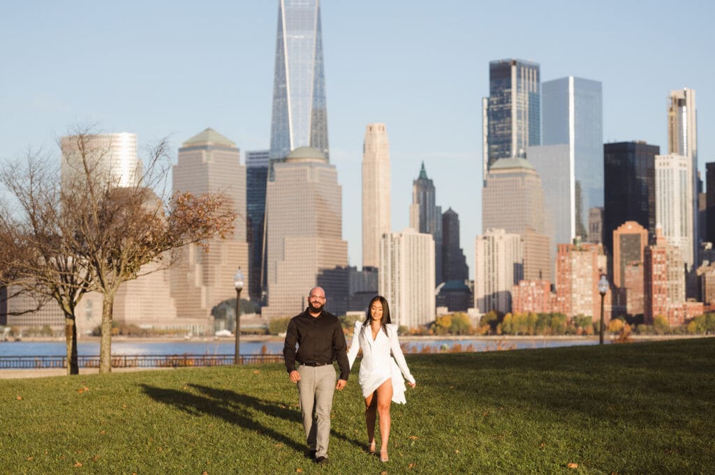 engagement-photos-liberty-state-park-nj-with-nyc-skyline-by-suess-moments