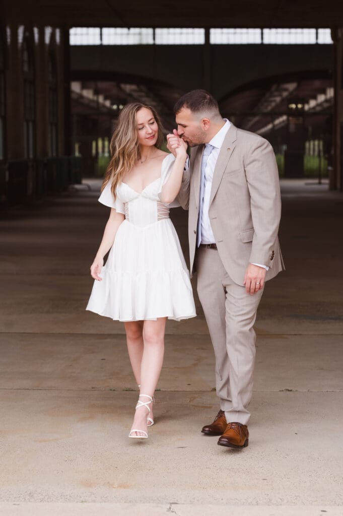 train-station-couples-photos-at-liberty-state-park-nj-by-suess-moments