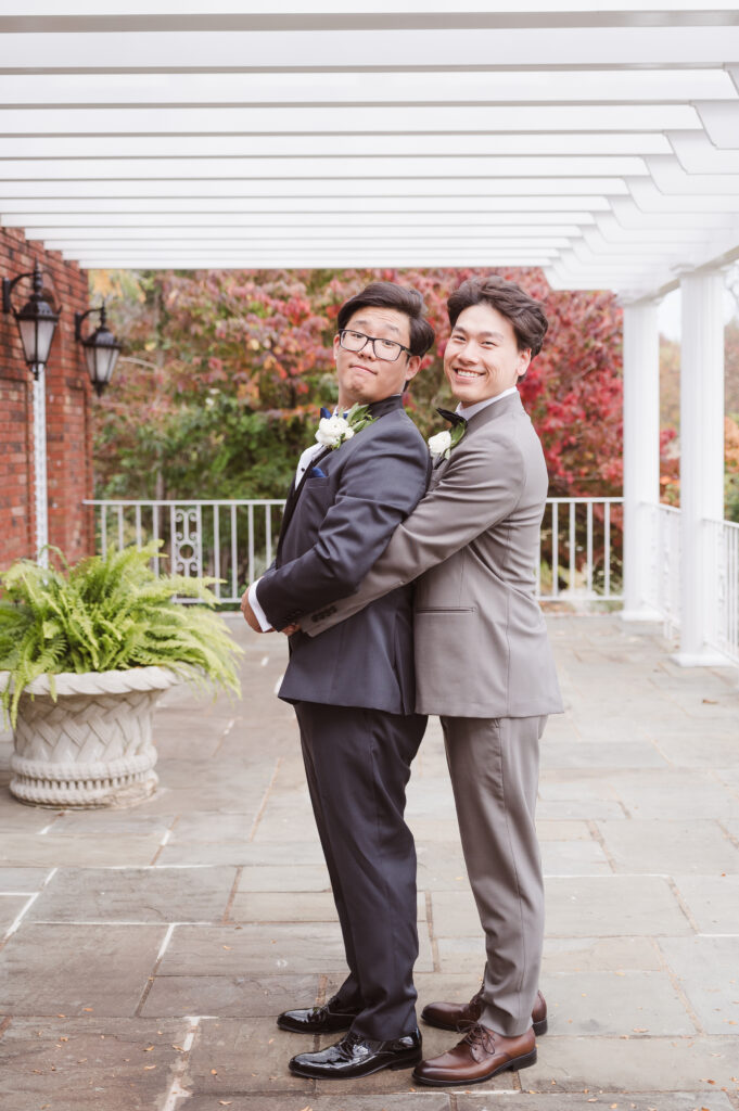 bride-and-groom-outdoor-portraits-at-the-birchwood-manor-nj-by-suess-moments