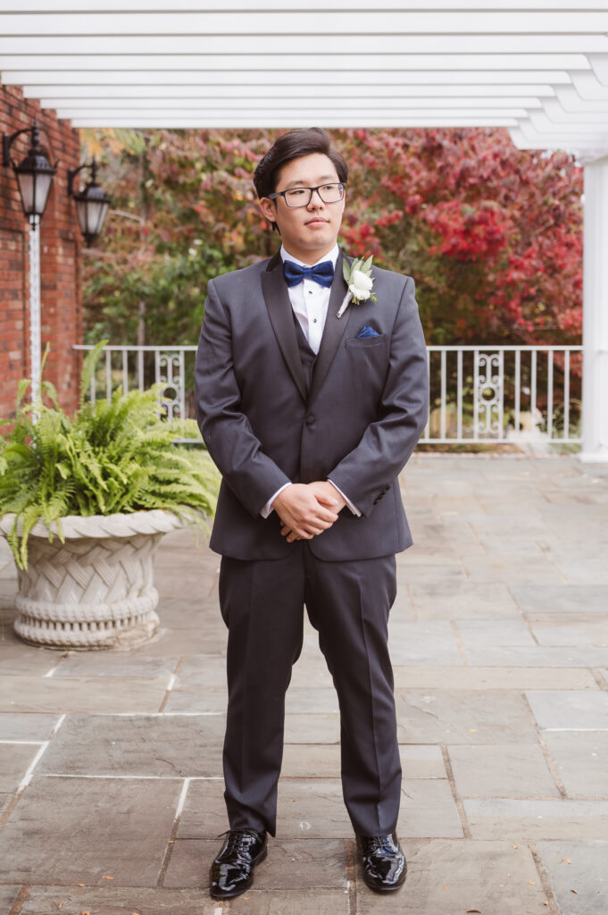 bride-and-groom-outdoor-portraits-at-the-birchwood-manor-nj-by-suess-moments
