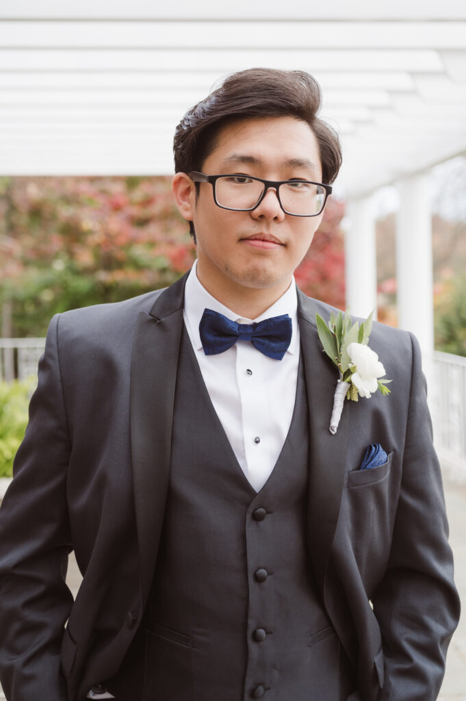 bride-and-groom-outdoor-portraits-at-the-birchwood-manor-nj-by-suess-moments