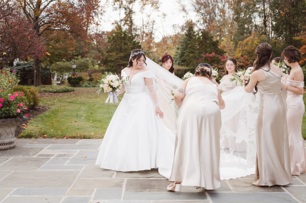 bride-and-groom-outdoor-portraits-at-the-birchwood-manor-nj-by-suess-moments