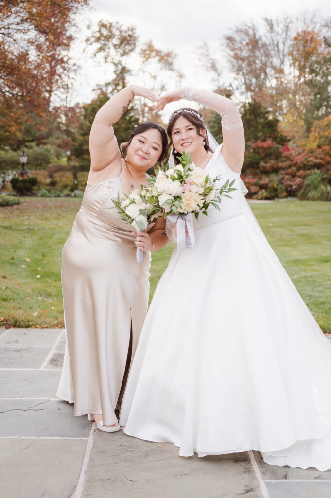 bride-and-groom-outdoor-portraits-at-the-birchwood-manor-nj-by-suess-moments