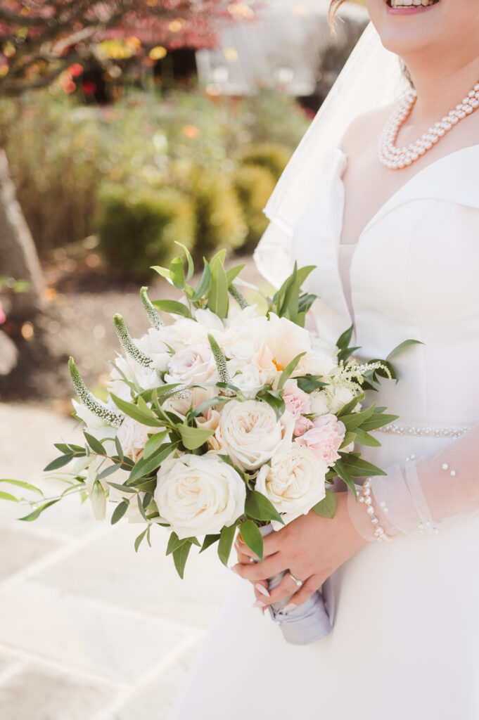 bride-and-groom-outdoor-portraits-at-the-birchwood-manor-nj-by-suess-moments