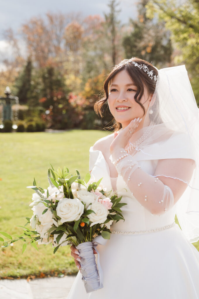bride-and-groom-outdoor-portraits-at-the-birchwood-manor-nj-by-suess-moments