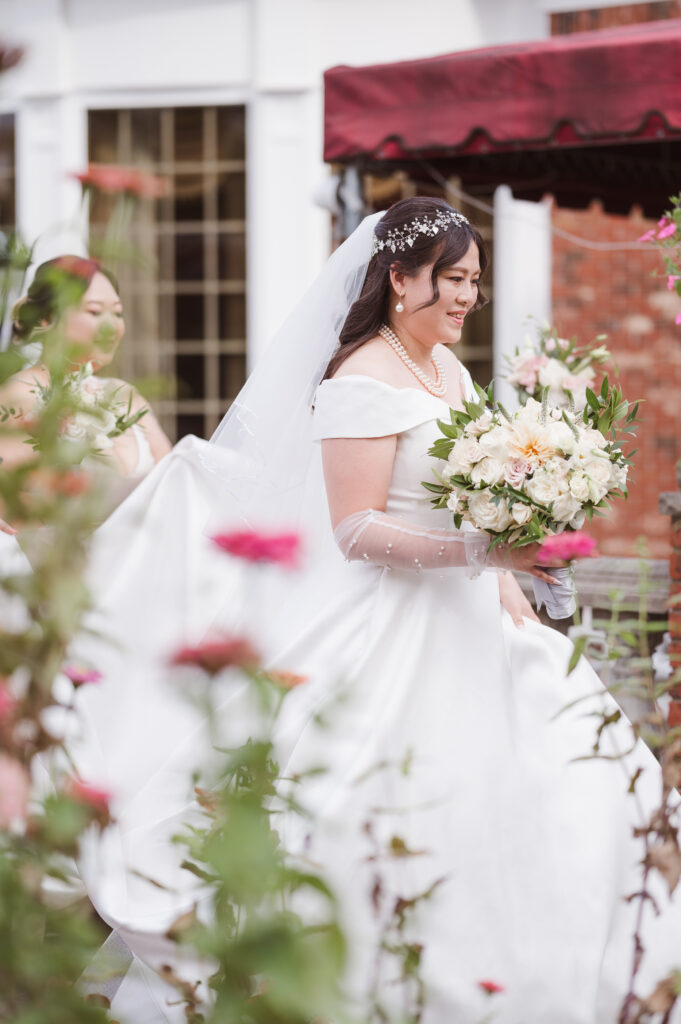 bride-and-groom-outdoor-portraits-at-the-birchwood-manor-nj-by-suess-moments