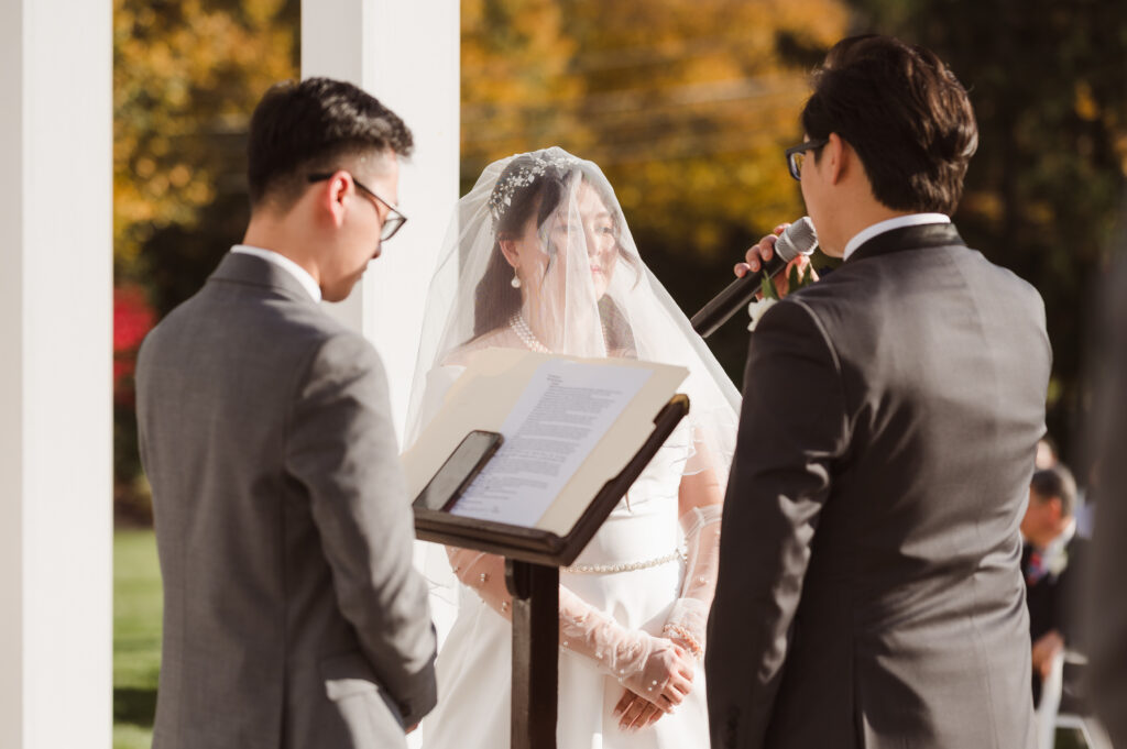 wedding-ceremony-outdoors-at-the-birchwood-manor-nj-by-suess-moments-photography