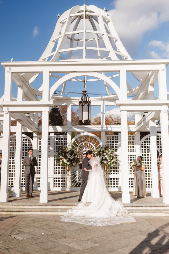 wedding-ceremony-outdoors-at-the-birchwood-manor-nj-by-suess-moments-photography