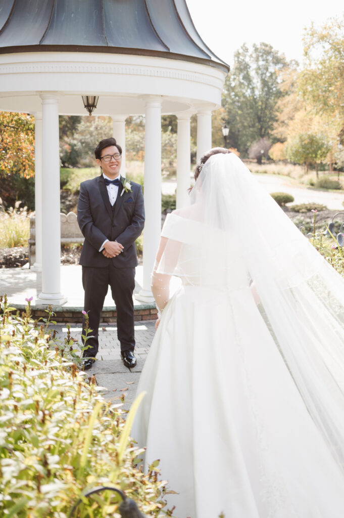 bride-and-groom-outdoor-portraits-at-the-birchwood-manor-nj-by-suess-moments