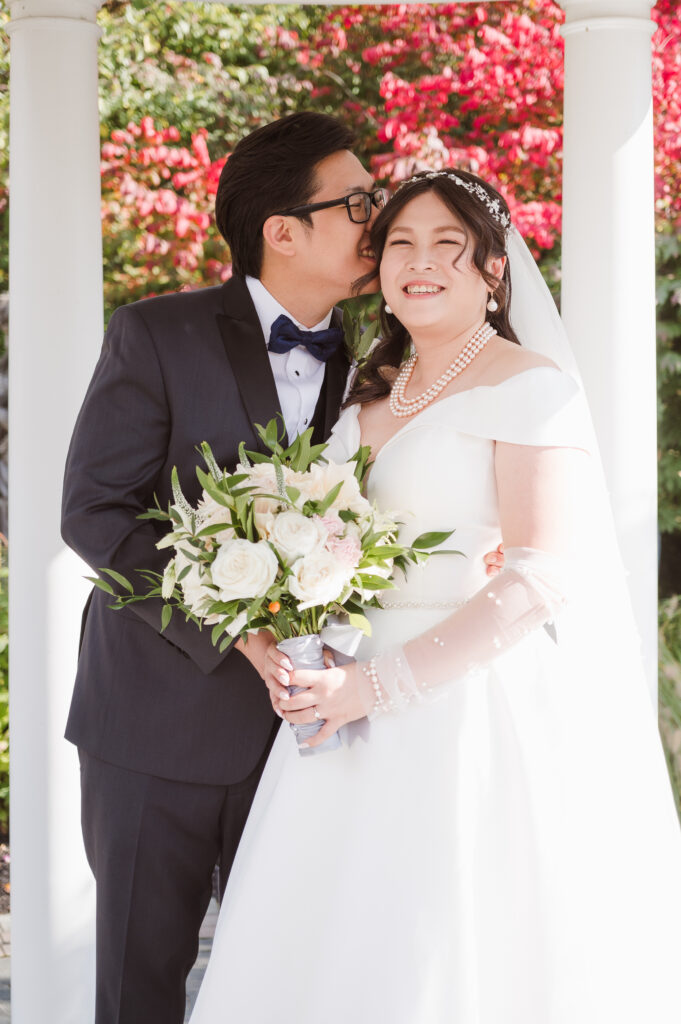 bride-and-groom-outdoor-portraits-at-the-birchwood-manor-nj-by-suess-moments