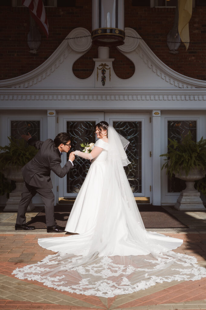 bride-and-groom-outdoor-portraits-at-the-birchwood-manor-nj-by-suess-moments