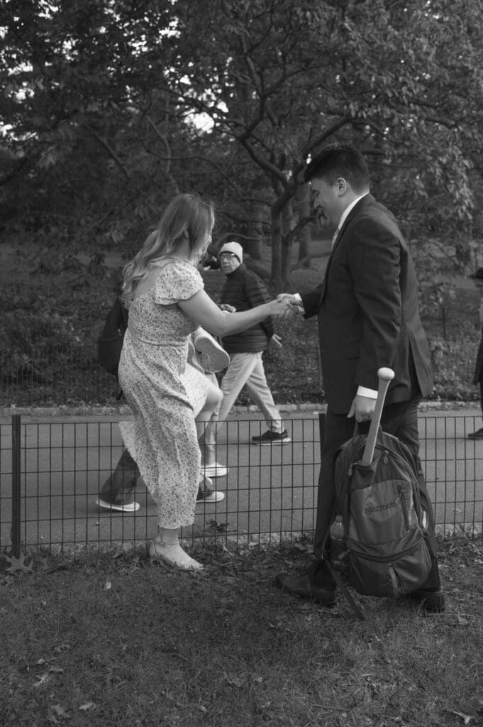 engagement-photos-central-park-by-suess-moments-photographer