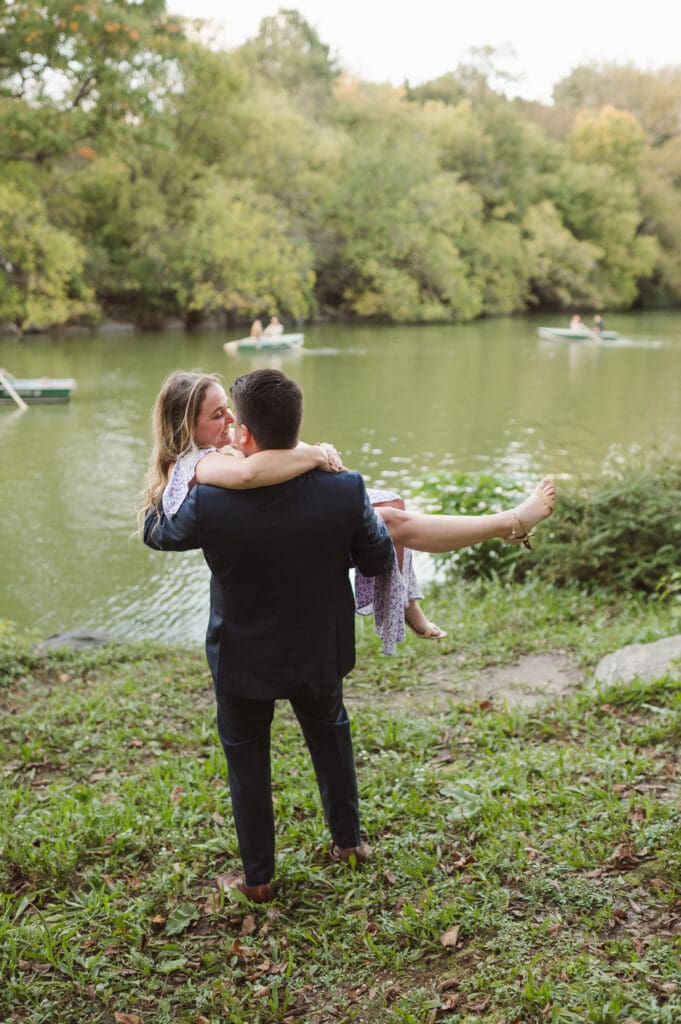 engagement-photos-central-park-by-suess-moments-photographer