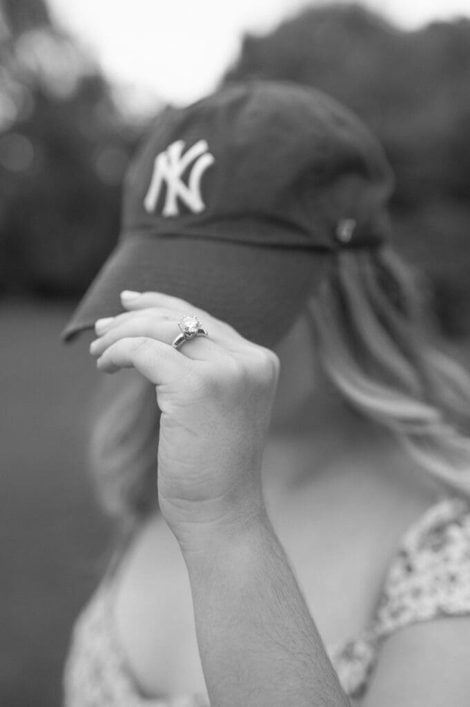 yankee-baseball-engagement-photos-in-central-park