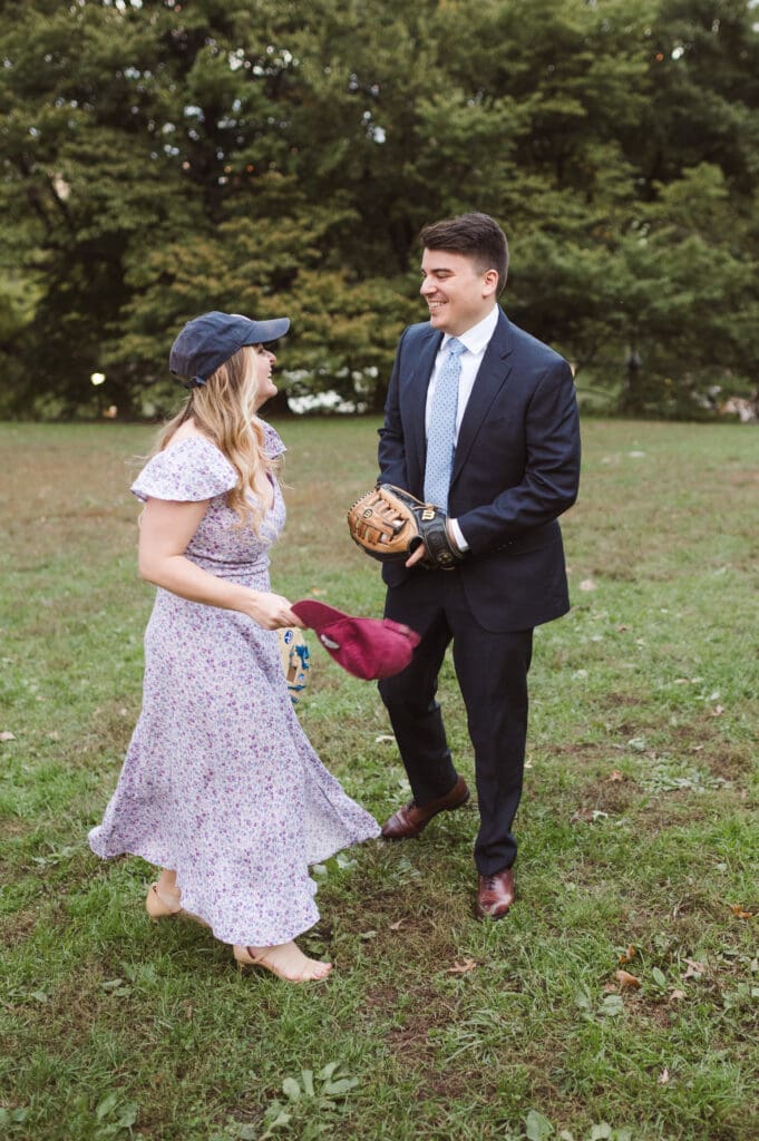 baseball-engagement-photos-in-central-park