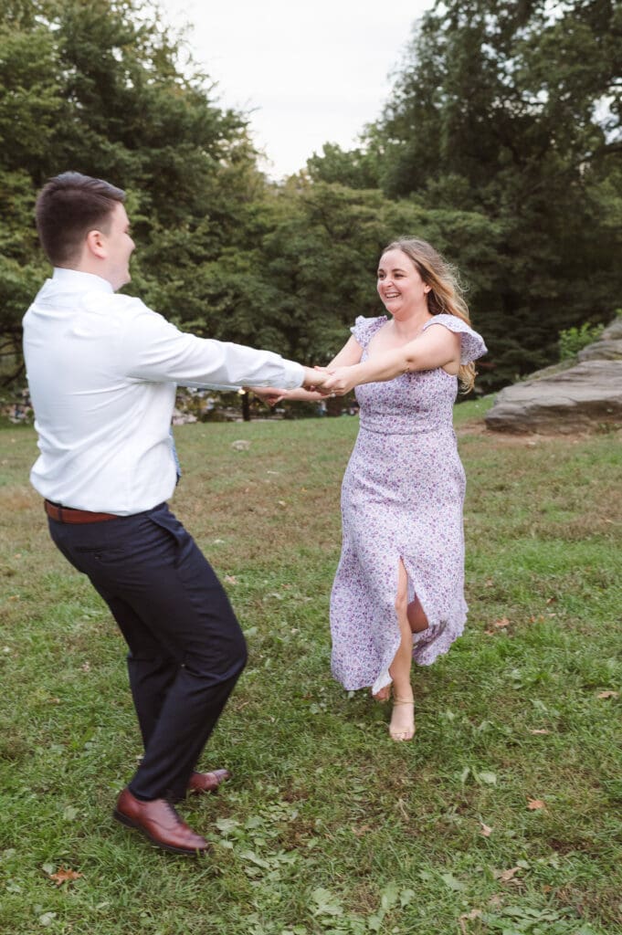 engagement-photos-central-park-by-suess-moments-photographer