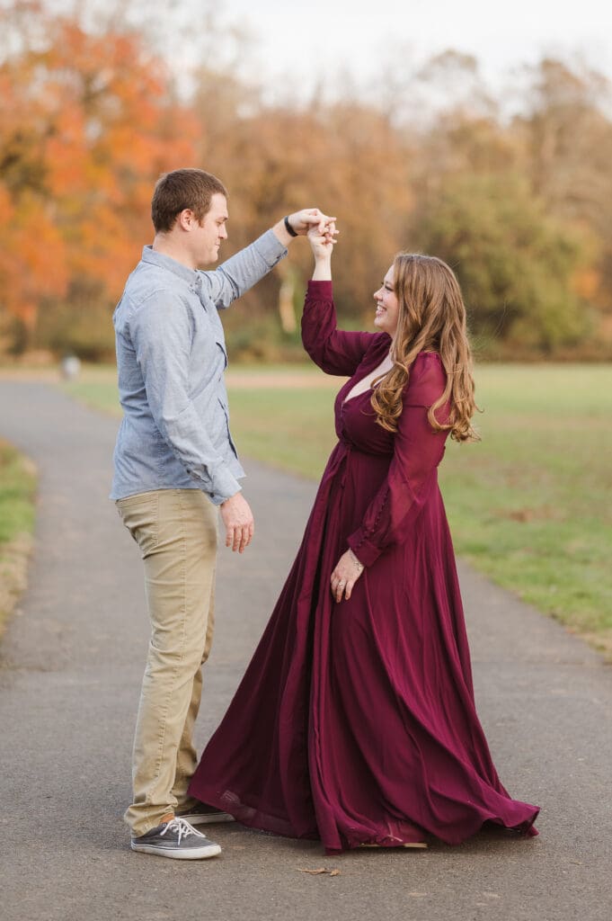 duke-island-park-nj-engagement-photos-by-suess-moments