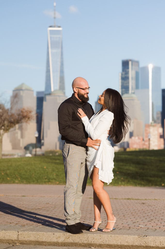 engagement-photo-at-liberty-state-park-nj