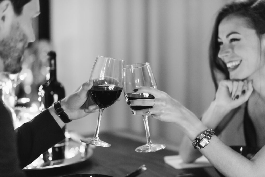 engagement-photos-dinner-by-suess-moments-photographer-new-jersey