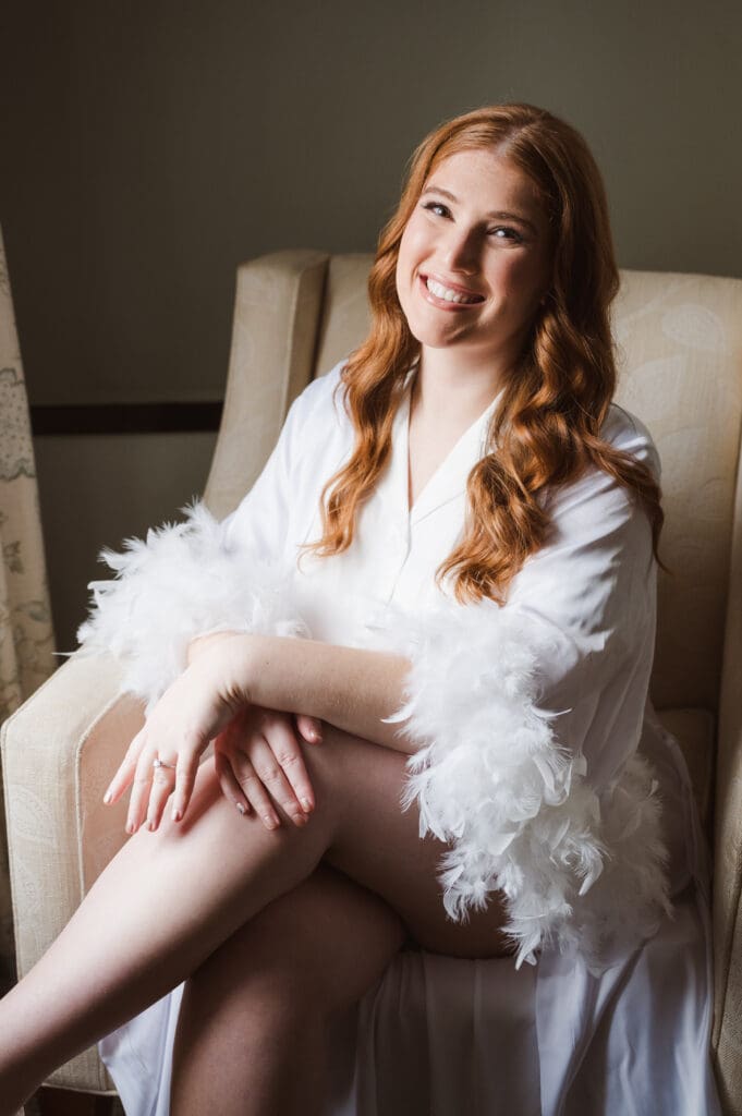 bride-wtith-feather-robe